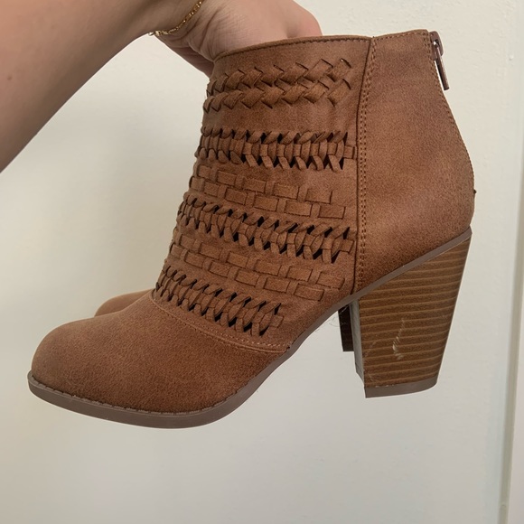 Maurice’s Heeled Boot - Picture 1 of 5